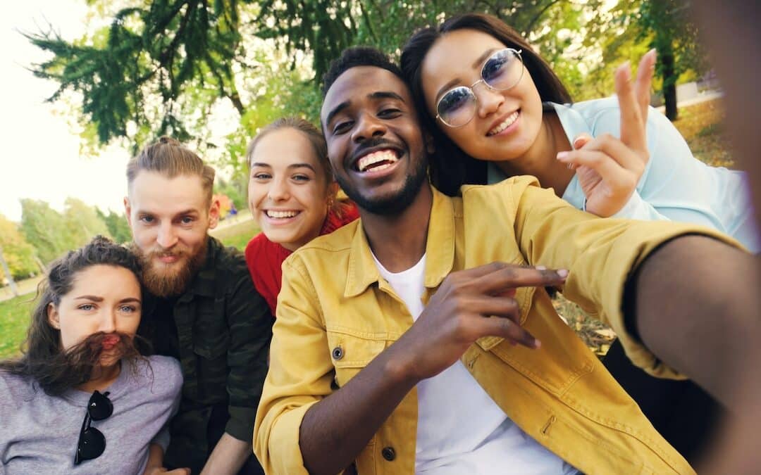 Benefits of dental implants include feeling confident showing your smile